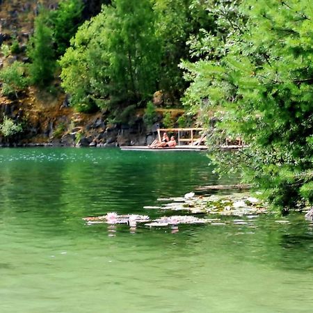 Готель Penzion U Jezera Константінови-Лазнє Екстер'єр фото